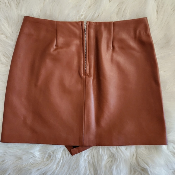 Faux leather skirt - Picture 2 of 3